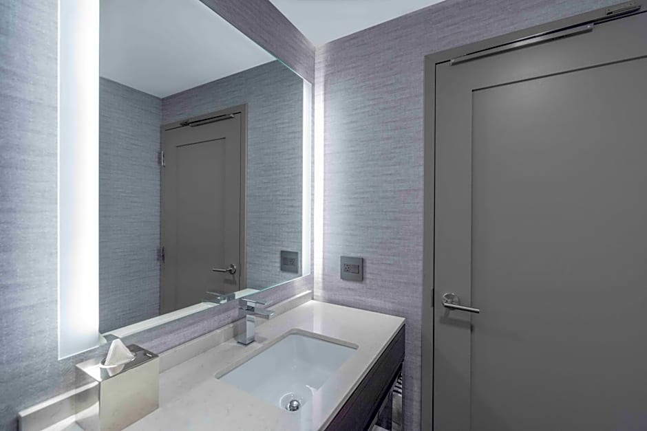 Holiday Inn Express Boston Logan Airport - Revere By IHG