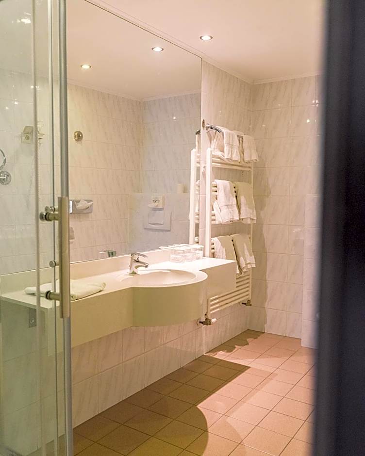 Continental Hotel-Pension