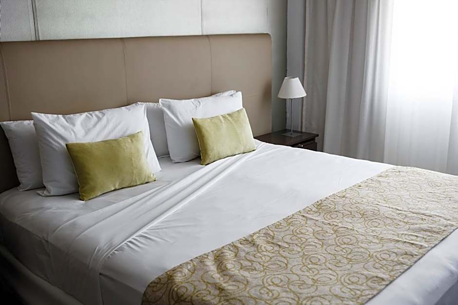 Ker Urquiza Hotel & Suites