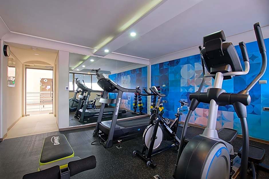 Econo Express Hotel