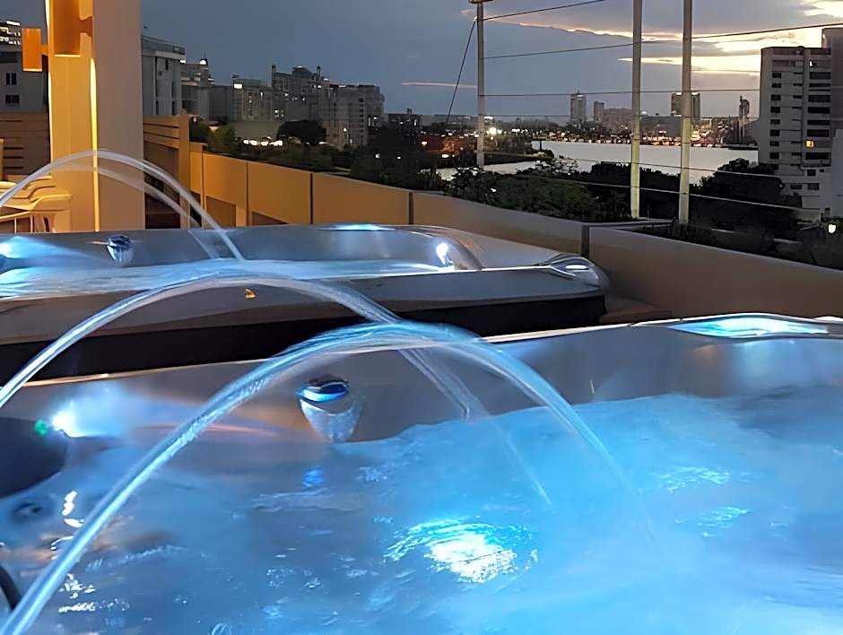 The Wave Hotel Condado