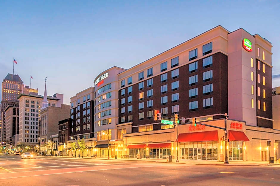 Courtyard by Marriott Newark Downtown