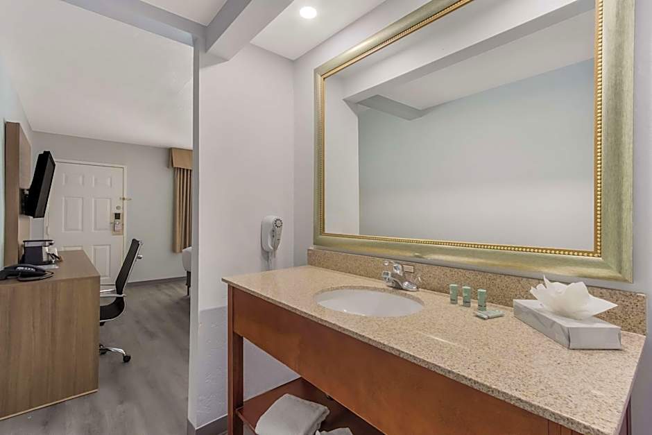SureStay Plus Hotel by Best Western Tempe University