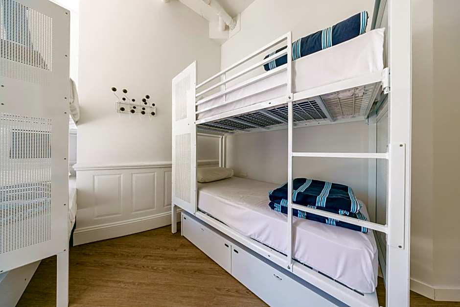 Maze Backpackers - Gold Coast