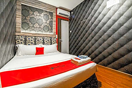 RedDoorz Plus near Nagoya Hill Batam 6