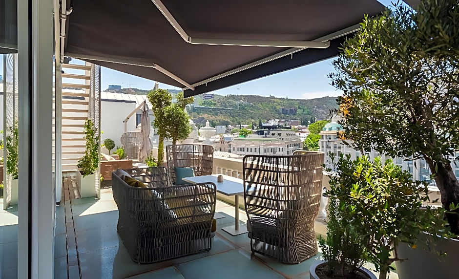 Monograph Freedom Square