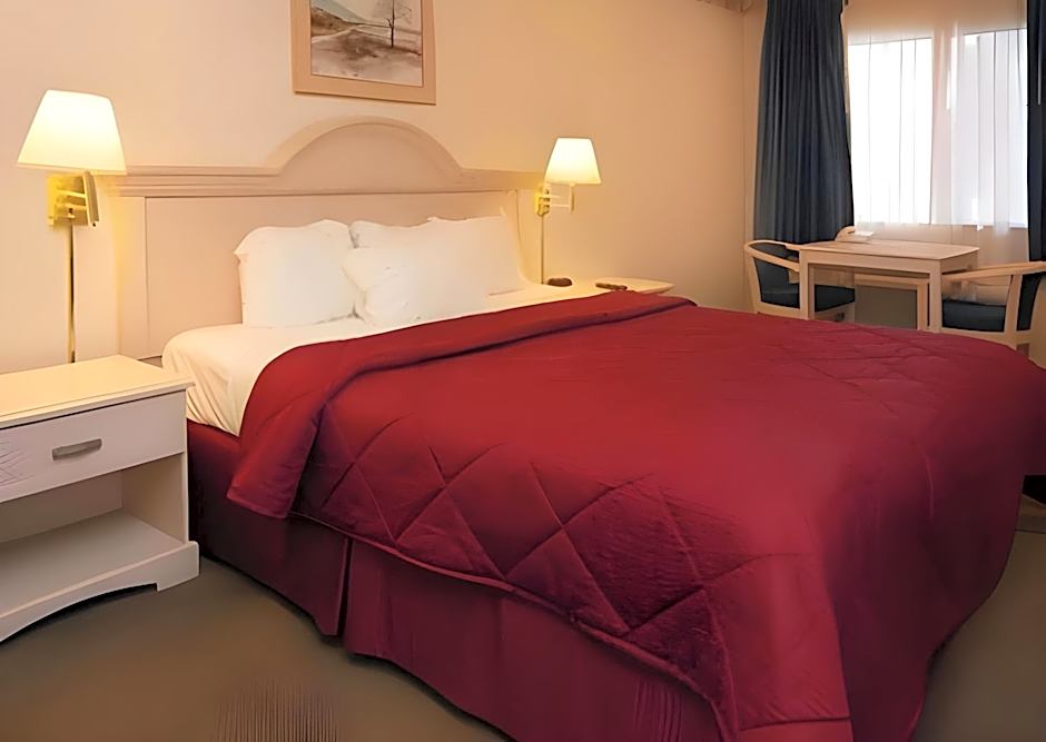 Days Inn by Wyndham Gilroy