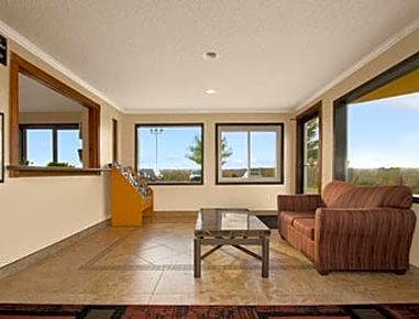 Super 8 by Wyndham Boonville