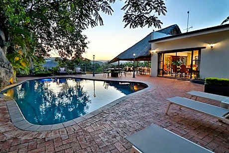 La Roca Guest House