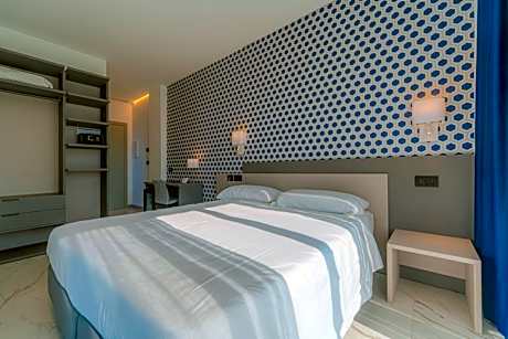 Superior Double or Twin Room with Terrace