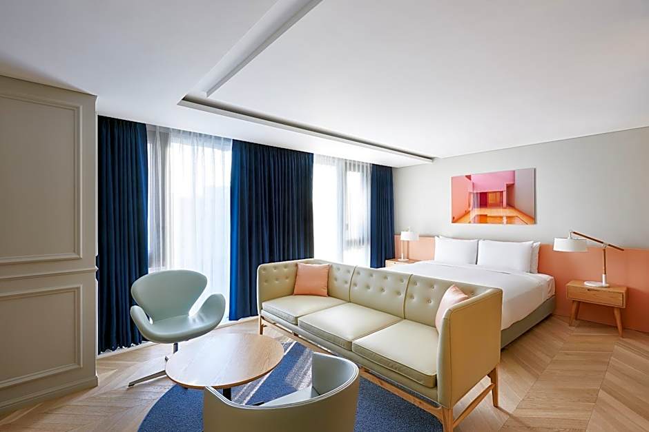 Photo 1 of 4 of Suite