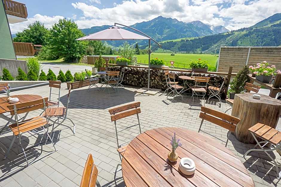 Praga Apartments & Restaurant Zell am See-Kaprun
