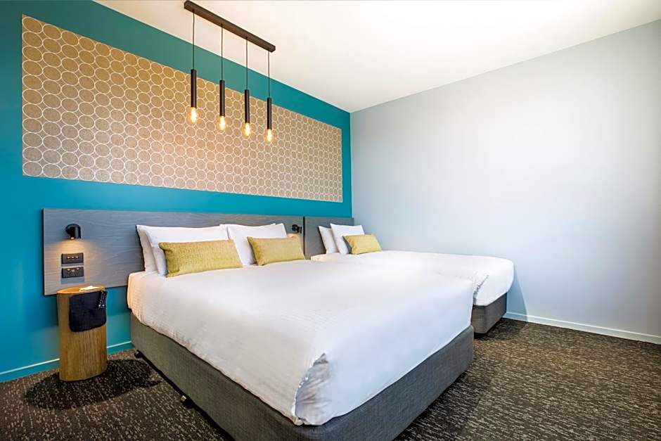 Royal Hotel by Nightcap Social