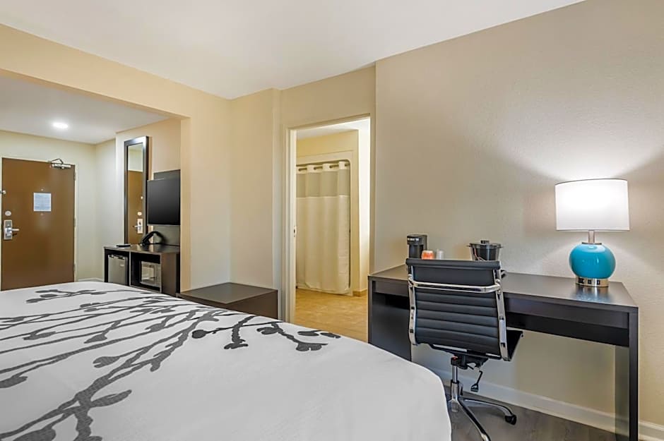 Sleep Inn & Suites Newport News City Center Area