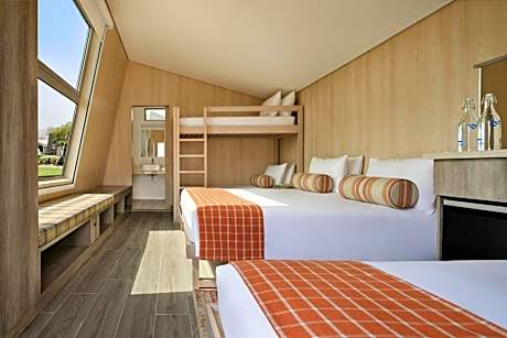 Terra, Deluxe, Cabin