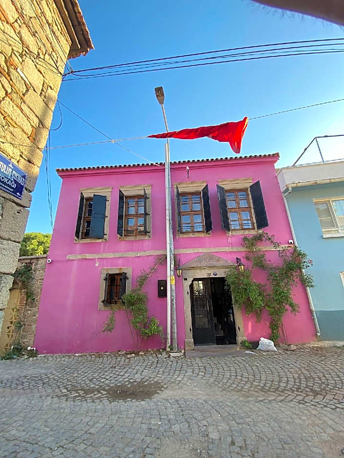 ARİSTONİCUS BUTİK HOTEL