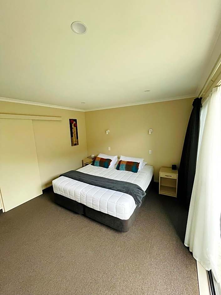 Kauri Court Motel and Apartments