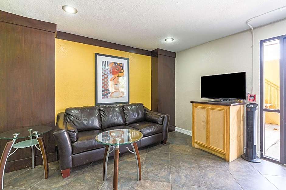Rodeway Inn & Suites Houston Near Medical Center
