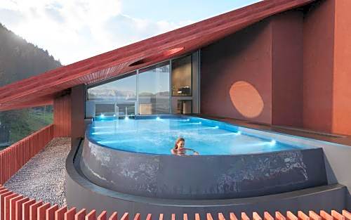 The Oswald Grand Hotel