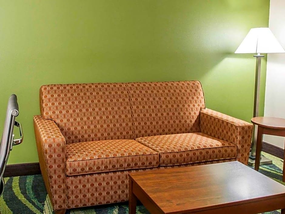 Quality Inn & Suites South Bend Airport