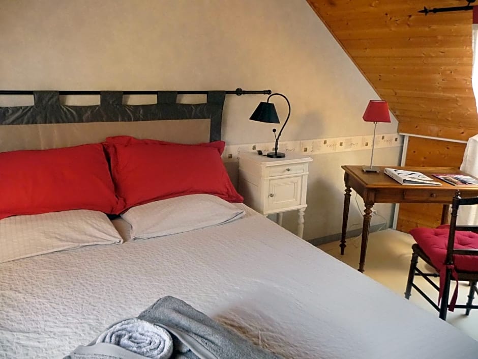 À la MAISON JAUNE