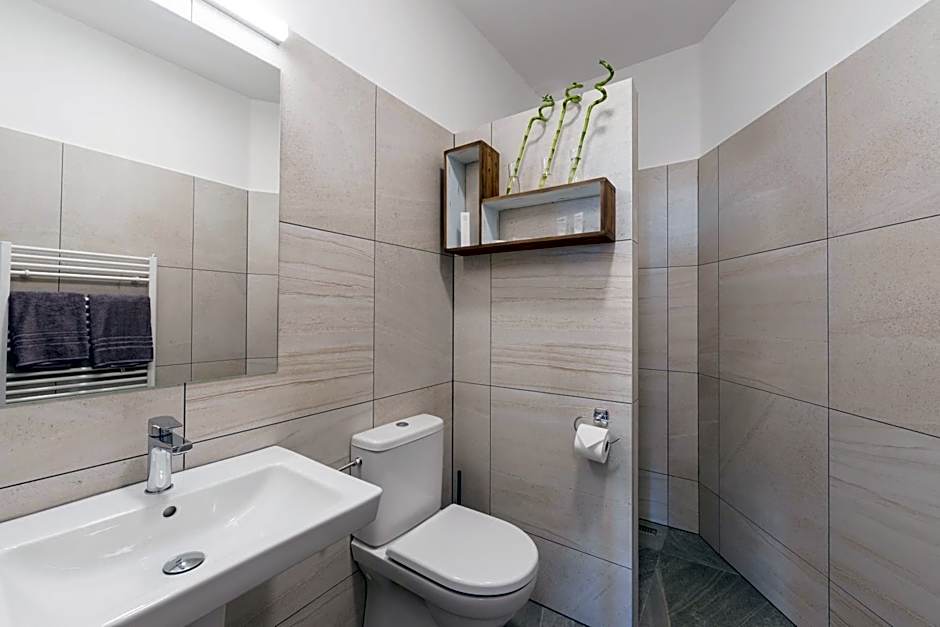 Barok Hotel and Apartments