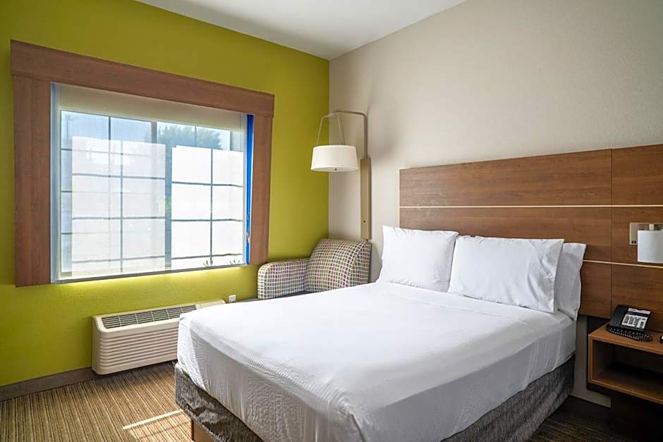 Holiday Inn Express Hotel & Suites Hesperia By IHG