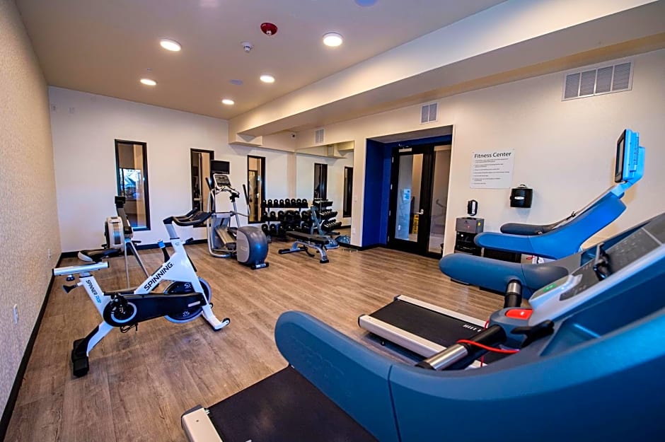 Holiday Inn Express & Suites - Colorado Springs AFA Northgate, an IHG Hotel