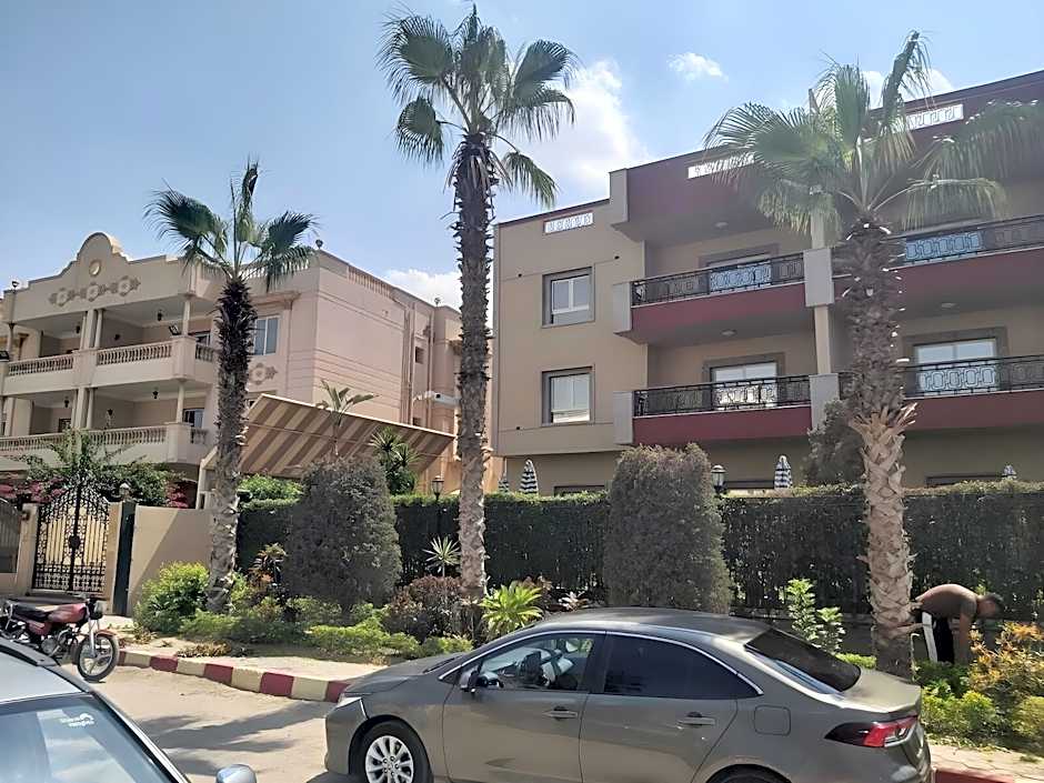 The Villa 604 Powered by look