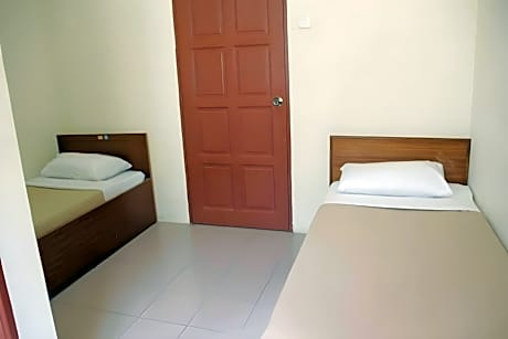 Twin Room with Bathroom