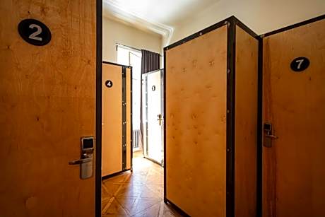 Single Bed in Private Pod