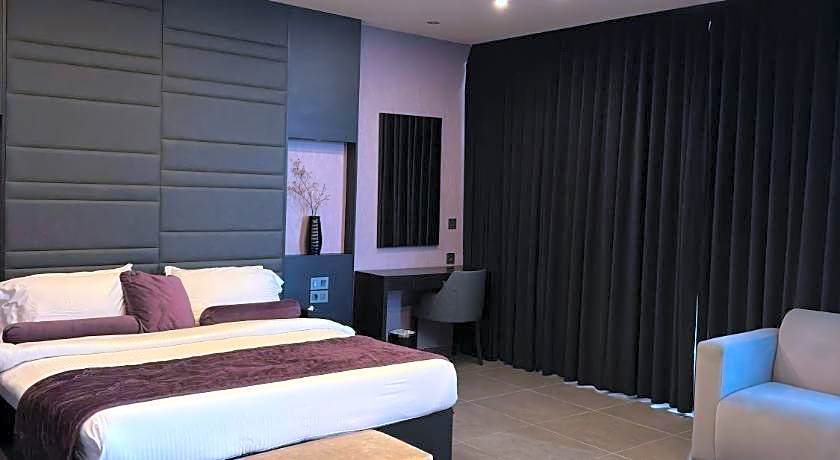 LOUIS V HOTEL LEBANON