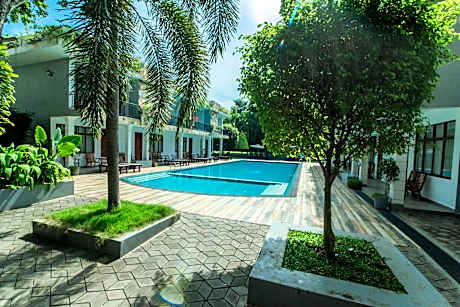 Royal Reach Udawalawe