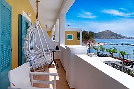 Deluxe Suite with Sea View