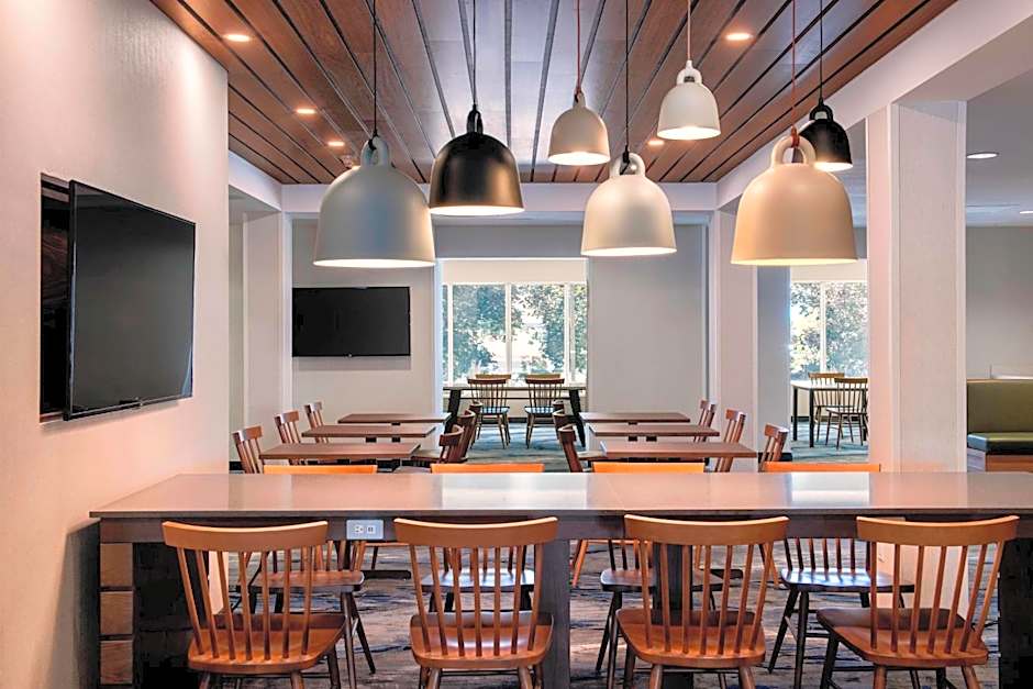 Fairfield Inn & Suites by Marriott Kelowna