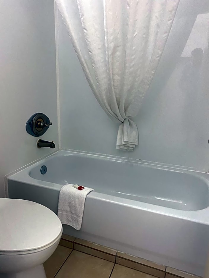 Days Inn by Wyndham Brunswick/St. Simons Area