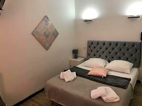Double Room with Shared Toilet