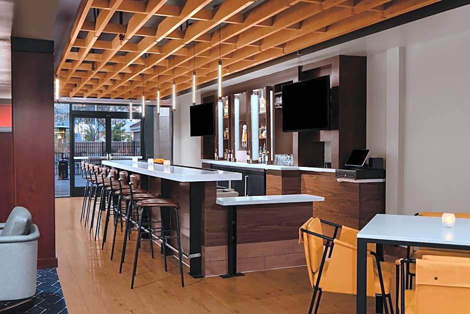 Courtyard by Marriott San Diego Central