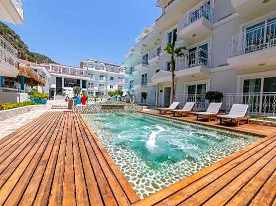 Montebello Deluxe Hotel