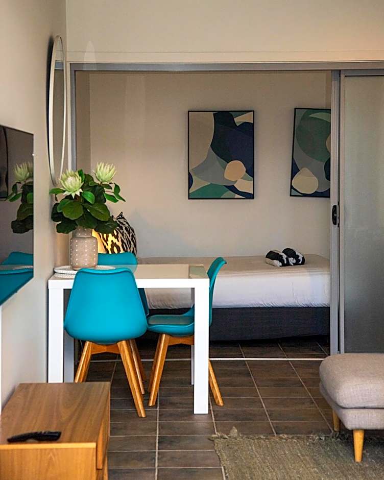 Lennox Holiday Apartments