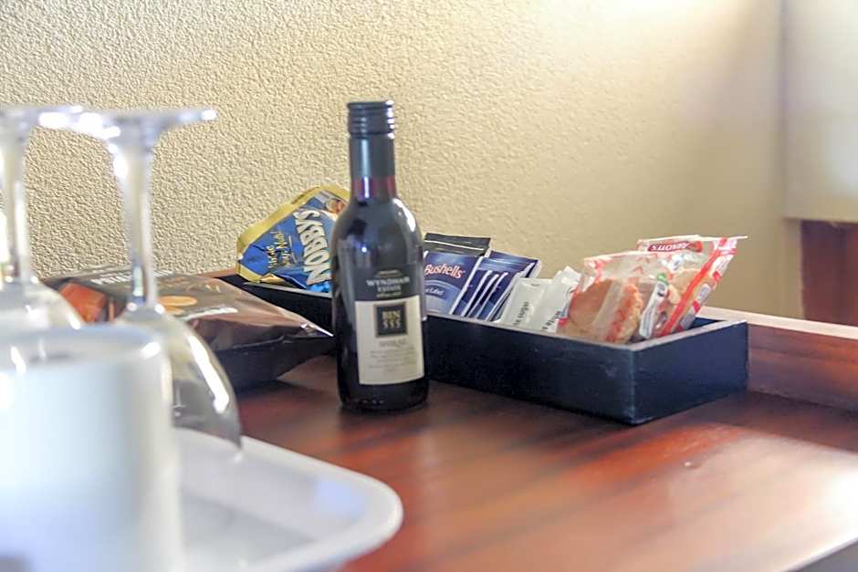 Overlander Homestead Motel