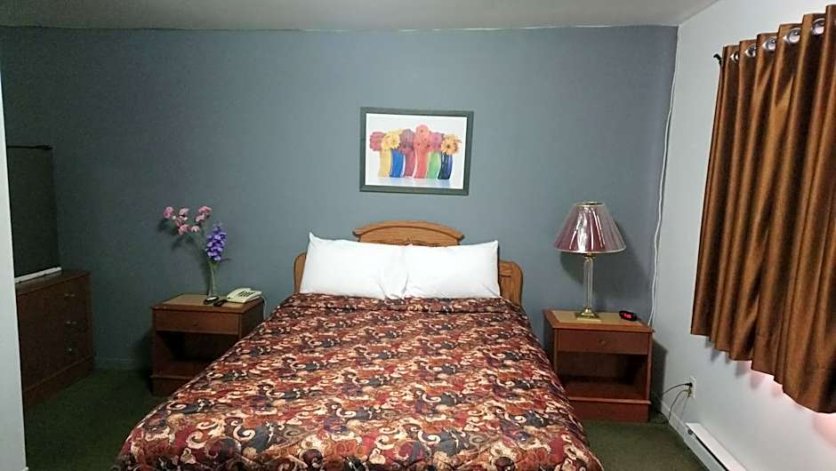 Photo 1 of 19 of 1 Queen Bed