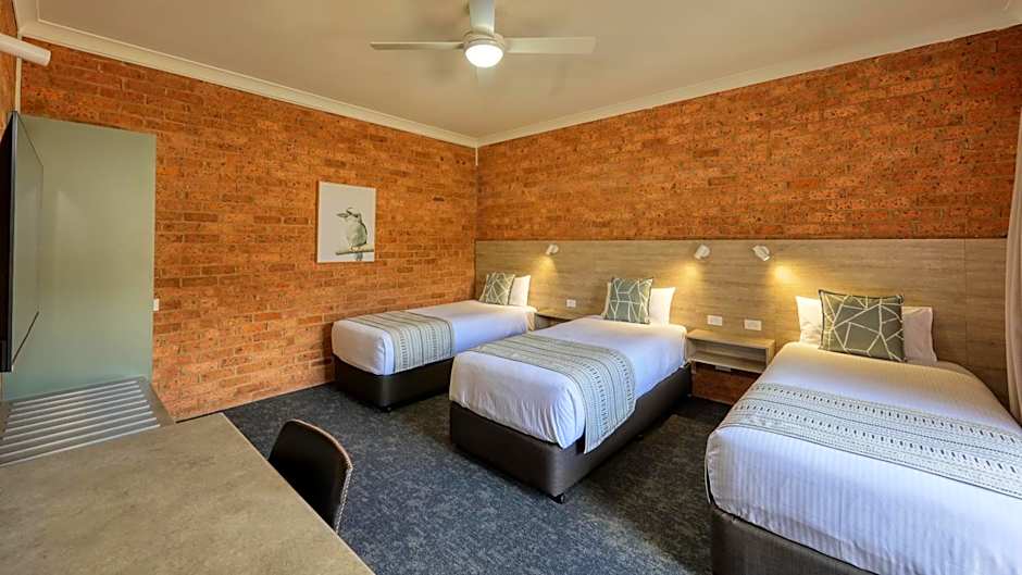 Hamilton Henry Parkes Motor Inn