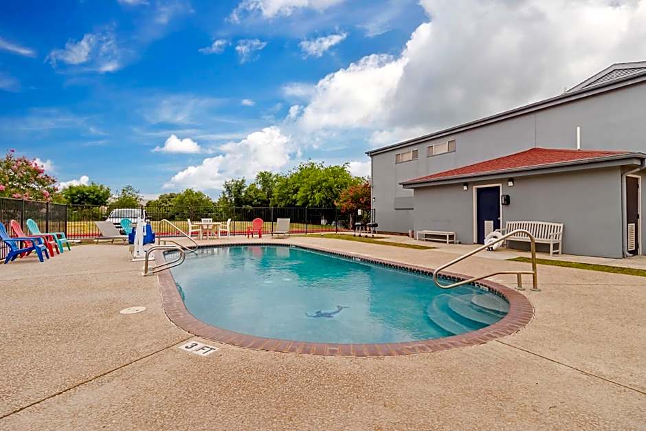 Quality Inn & Suites I-10 Near Fiesta Texas