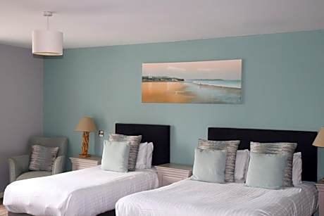 Family Room with Sea View