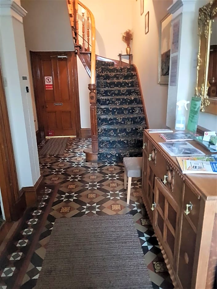 OYO Cedar Villa Guest House – Inverness