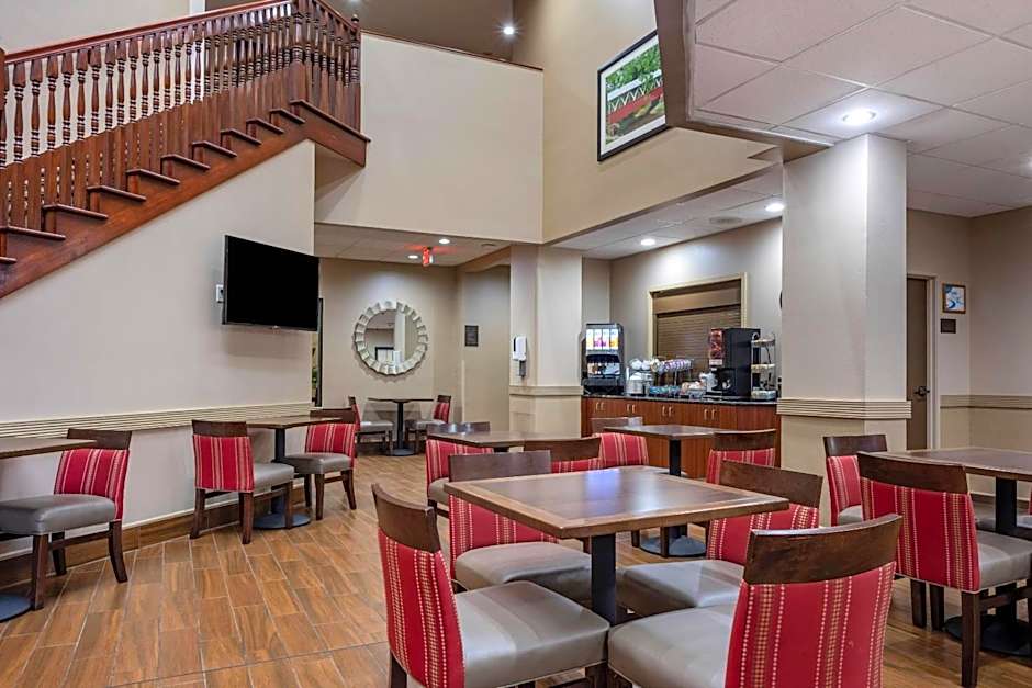 Comfort Suites State College near Penn State