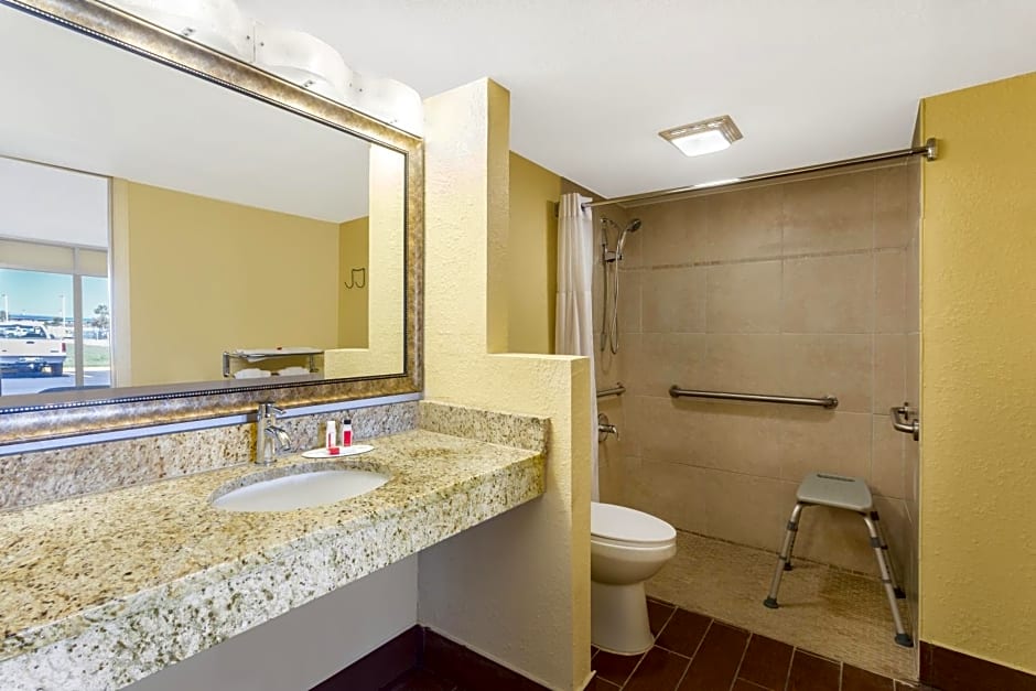 Days Inn by Wyndham Wildwood I-75