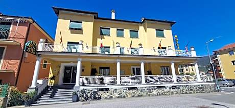 Hotel Dora