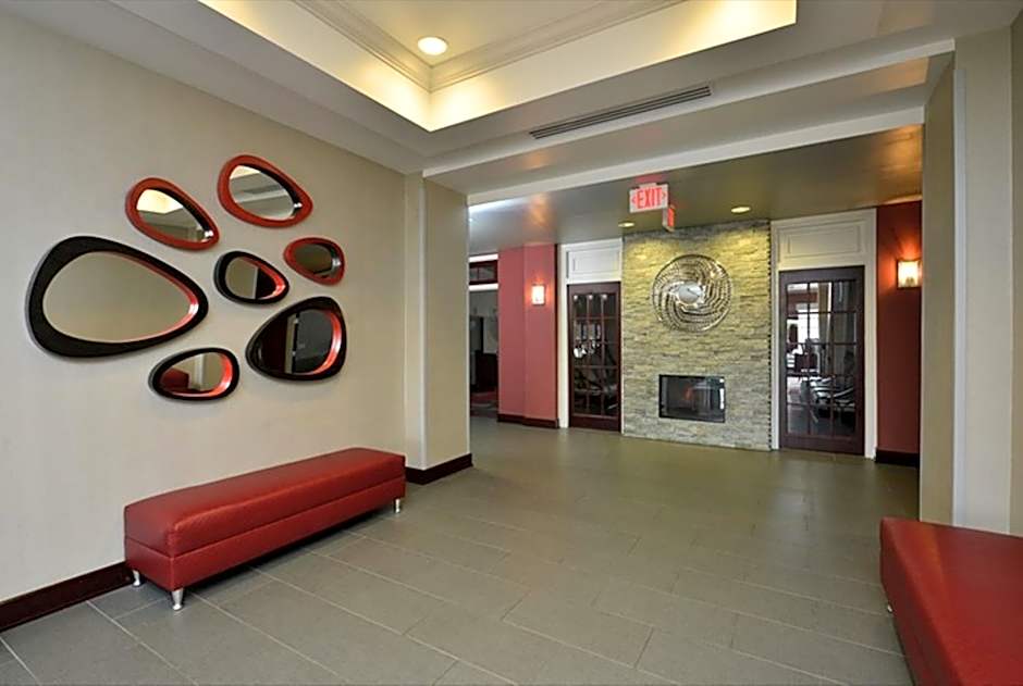 Holiday Inn Express & Suites Utica By IHG